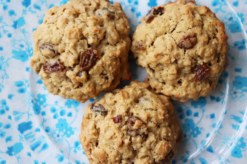 Soft & Chewy Oatmeal Raisin Cookies